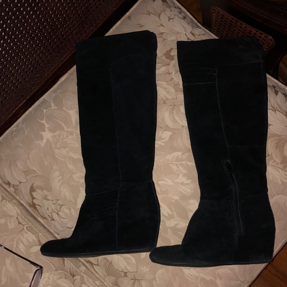 Boots - Picture 3 of 6